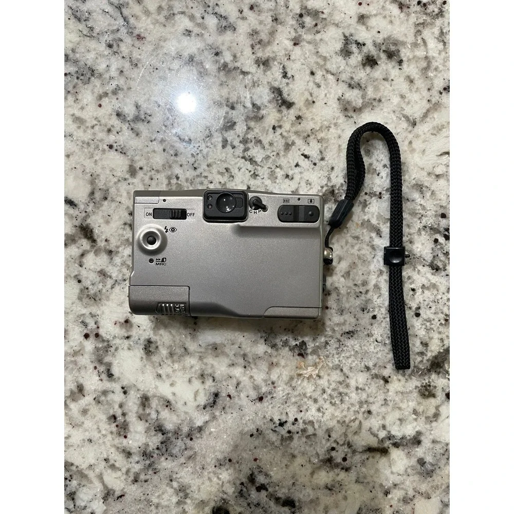 Canon ELPH 370Z APS‎ Film Camera Silver 23-69mm Zoom Lens Vintage Untested